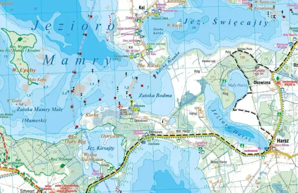Mapa Mazur, kraina tysiąca jezior. Widoczne Jezioro Mamry, Jezioro Kirsajty, Jezioro Harsz i liczne zatoki.